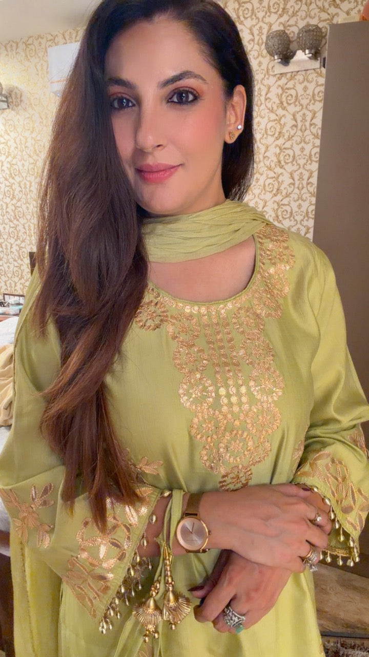 Fully Stitched Farshi Set with Gota work