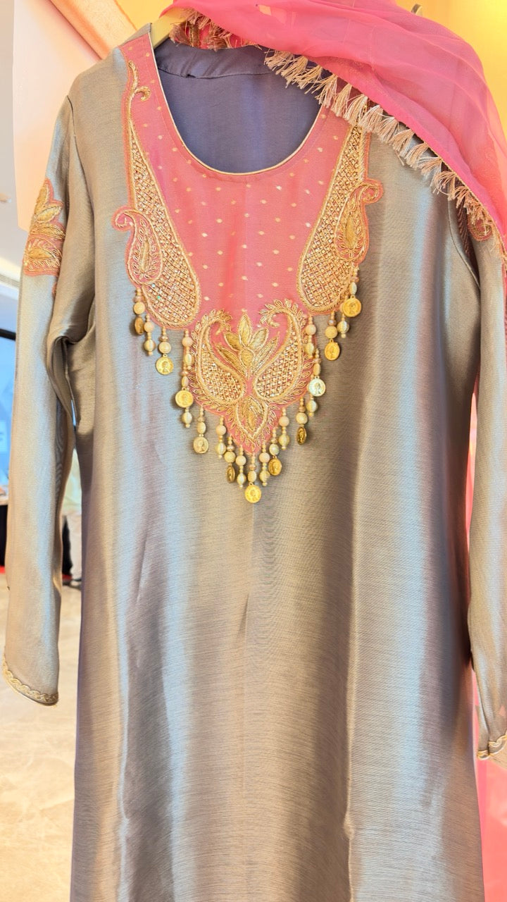 Fully Stitched Giraffe Tissue Farshi set