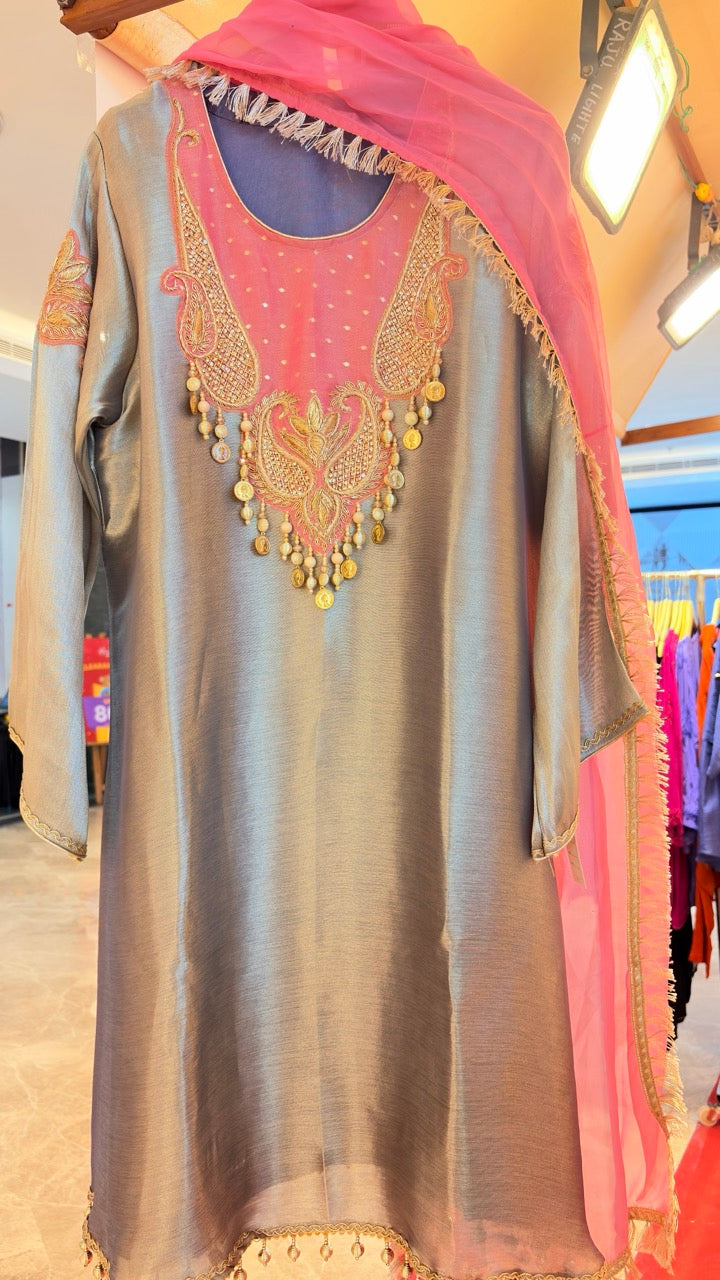 Fully Stitched Giraffe Tissue Farshi set