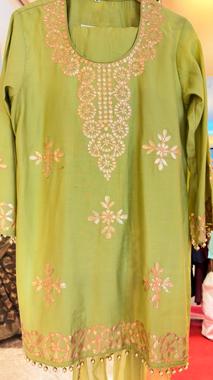 Fully Stitched Farshi Set with Gota work
