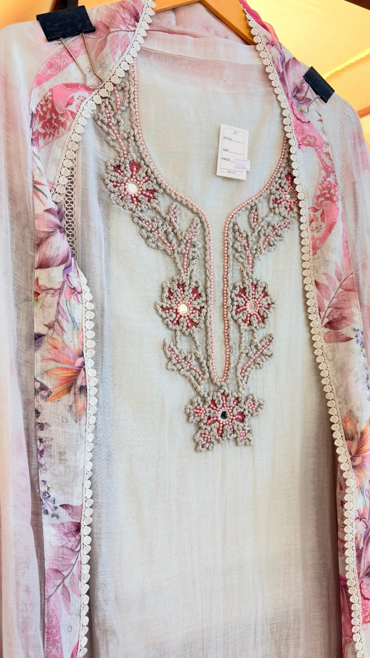 Mul Cotton suit with linen panel design